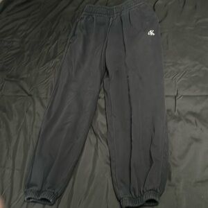 black sweatpants